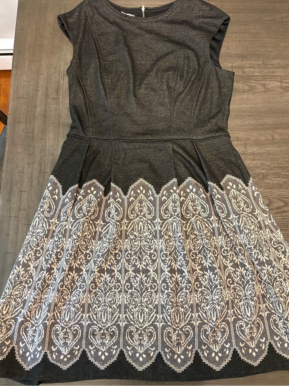 Maggy London Fit & Flare Knit Dress Black White Paisley Round Neck Sleeveless 14